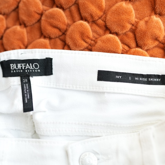 White Jeans - Picture 3 of 4